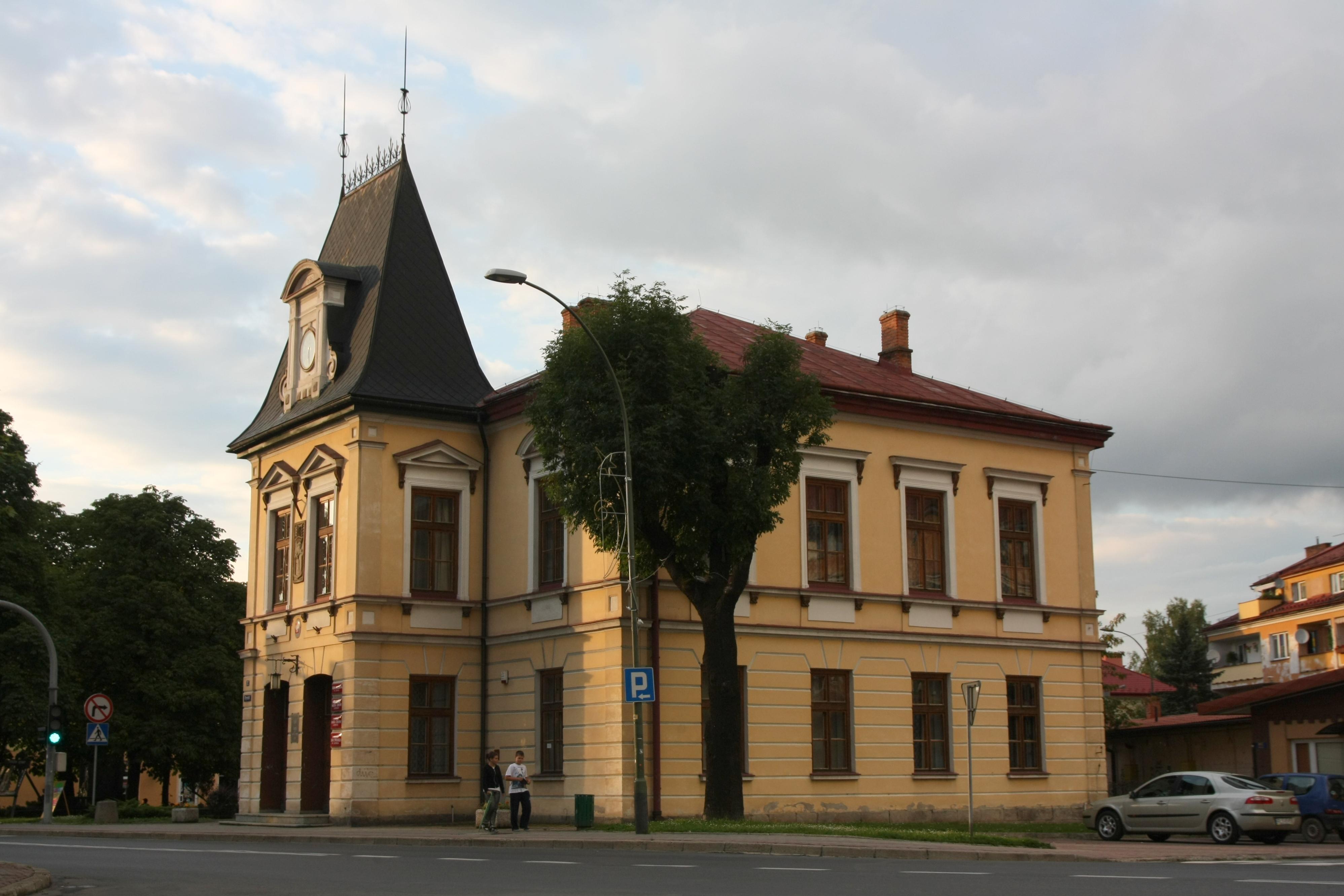 Ratusz w Lesku